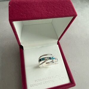 Elegant Silver and Blue Crystal Ring